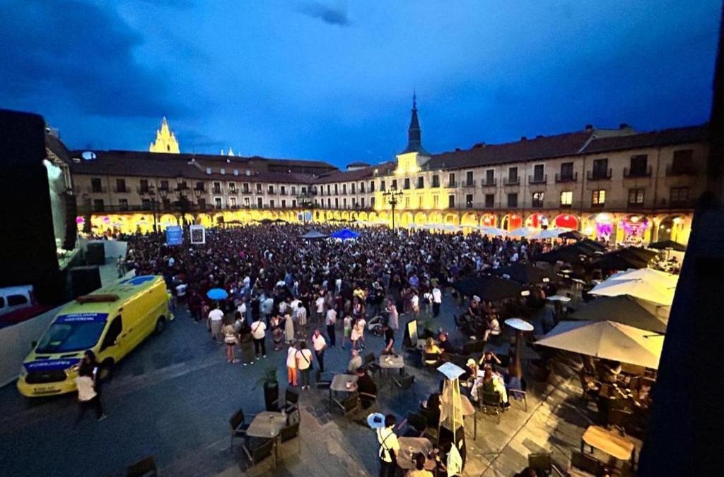 Arquitecto De La Vida- Plaza Mayor León Εξωτερικό φωτογραφία