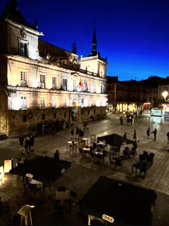 Arquitecto De La Vida- Plaza Mayor León Εξωτερικό φωτογραφία