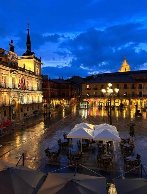 Arquitecto De La Vida- Plaza Mayor León Εξωτερικό φωτογραφία