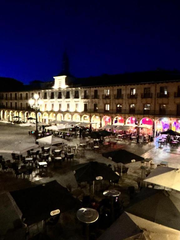 Arquitecto De La Vida- Plaza Mayor León Εξωτερικό φωτογραφία