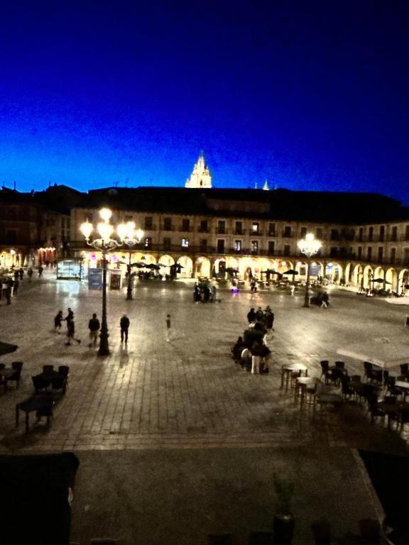 Arquitecto De La Vida- Plaza Mayor León Εξωτερικό φωτογραφία