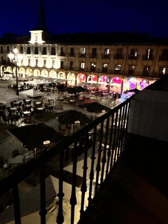 Arquitecto De La Vida- Plaza Mayor León Εξωτερικό φωτογραφία